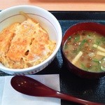 Nakau - カツ丼ミニ・季節のみそ汁