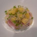 restaurant Noël - 桜鯛のカルパッチョ　ゴールドキウイ　鯛がプリプリです
