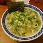 長浜豚骨まるえいラーメン - ネギラーメン