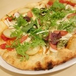 Ishigamapoporo - 2015年2月　季節の野菜ピザ。これはなかなか。イタリアンとはまたひと味違うな～（´∀｀）