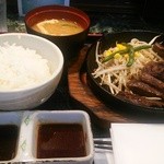 東京厨房 - ハラミ焼き定食