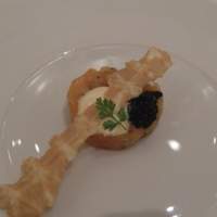 オーベルジュ・ド・リル トーキョー - Amuse-bouche（サーモンを使った一口前菜キャビア添え）