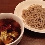 ビーダブリュー カフェ - 蛤と春キャベツのピリ辛つけそば（2015年04月）