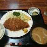 Tonkatsu Maruichi - ロースかつ定食とビール