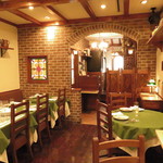 カンパーニャ - イタリアの田舎のレストランをイメージした店