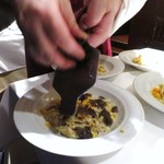 ヴィンチェロ - ペンネッチェ・アッラ・ノルチーナ
      　サルシッチャと玉ねぎのソース
      　オーストラリア パースの黒トリュフ