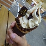 GODIVA 三井アウトレットパーク倉敷店 - ホワイトチェコレートバニラ【ソフトクリーム】