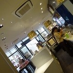 GODIVA - 店内の風格