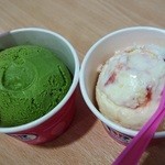 サーティワンアイスクリーム - 料理写真:抹茶とチーズケーキ・レギュラーカップ330円
