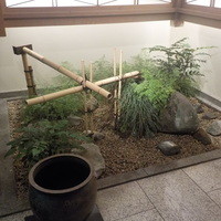 妙見石原荘 食菜石蔵 - 玄関脇の箱庭