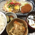 矢久羅食堂 - 日替り(豚玉子焼き・コロッケ)620円