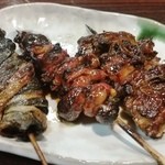 うなぎ 魚政 - 左からヒレ・肝・カブト