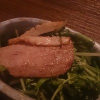 キッチンボンノ 桜木町 - お通しの鴨肉300円