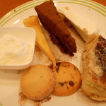 KTホール GALLERY Burari Cafe - 