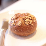 レストラン エテルニテ - 雑穀パン '15 5月上旬