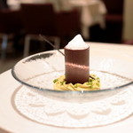 レストラン エテルニテ - クープ・ド・ショコラ ピスタチオのクリームとバナナのソース '15 5月上旬