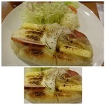 前田珈琲 - カスクートサンドセット（920円：税込）・・カスクートサンドにたっぷりの野菜サラダが添えられています。
            これにドリンクが付きます。