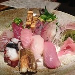 美味い家 若鈴 - 2015年6月：地魚寿司(\2355)…生姜の甘酢漬けがレタス巻きのときと違うものでした