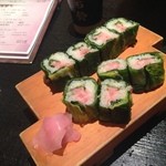 美味い家 若鈴 - 2015年6月：レタス巻き(\875)…海苔じゃなくってレタスで巻いているんです！！