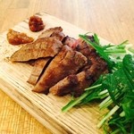 肉寿司 - 厚切り牛タングリル