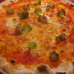 パスタトピザ - 雲仙ソーセージとブロッコリーのピザ