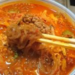 大野屋 - 超超辛納豆クッパ麺（冷麺の麺）の麺アップ