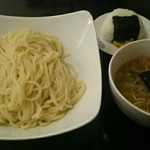 山形屋西洋酒場 - つけ麺+セット…あとは唐揚げも来ます。