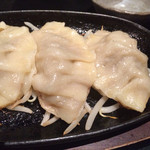 オロチと柊 - 牛餃子