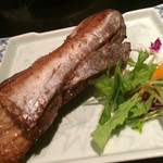 オロチと柊 - マグロのカマのスペアリブ
