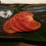 高円寺中通商店街のひもの屋 - 食べかけ：スライストマト