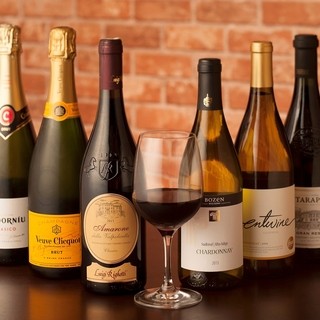 たくさんの種類のワインをご用意してます♪