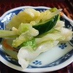 そば処義平 - サービスのお新香　サッパリ食べれます♪