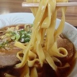 そば処義平 - ほうとうを思わせる幅広平打ち麺(￣ロ￣ll)