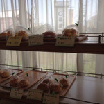 グリーン宮 - 料理写真:さみしげなパン棚