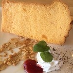 カフェ チョコッティー - 料理写真:日替りケーキ（シフォン）¥420-セット¥700-