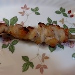 鶏三和 - もも肉１７３円、名古屋コーチンのジューシーさが味わえる焼鳥です。
            