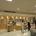 鶏三和 - 岩田屋本店の地下２階にある名古屋コーチンを使った鶏料理の楽しめるお店です。 