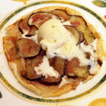 レストラン アラジン - イチヂクの薄焼きタルト バニラアイス添え