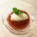 レストラン アラジン - ルバーブのコンポート、ヨーグルトのソルベ