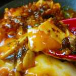 めだかタンタン - ◆麻婆豆腐◆ちょっと見た目にもわかる香辛料！　すごくシャープに口の中で響き合います♡ここまで尖った香辛料の使い方をした麻婆豆腐は初めてです！【2015年6月25日撮影】