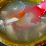 めだかタンタン - ◆お肌ぷるんぷるん！フカヒレスープ。500円！◆詮索調査開始！！！　おおおーーー！　色々います。さっそくフカヒレの生態を確認！【2015年6月25日撮影】