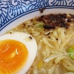 麺処 駒繋 - 焦しネギがアクセントになります♪