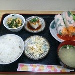 Rokanta - 日替わり定食(650円)　生春巻き、にら玉、マカロニサラダ、冷奴
