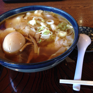 ワンタンメンの満月 酒田本店