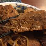 富山ブラックラーメンだらんま - 肉の厚み
