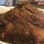 富山ブラックラーメンだらんま - 肉おおめ、肉増しアップ