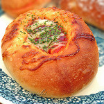 ミドリマツベーカリー - ソーセージ入りのフォカッチャ…だったかな？