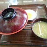 須川高原温泉 - みそ汁と　漬物付きです