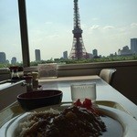 港区役所　レストランポート - 東京タワーとカツカレー