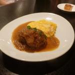 オステリア ブッコ - オーソブッコ（北海道産仔牛の骨付スネ肉の煮込み）サフランリゾットミラネージェ添え２２００円